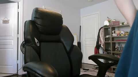 bunnydathug @ myfreecams on 20230930