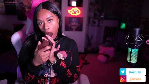 lovezia @ myfreecams on 20230930