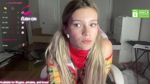 sarahsweets18 @ myfreecams on 20230930