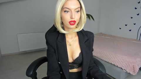 emeraldtopaz @ myfreecams on 20231001