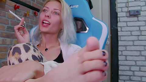 karoline121 @ myfreecams on 20231001