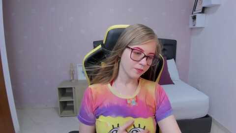 luna_lu19 @ myfreecams on 20231001