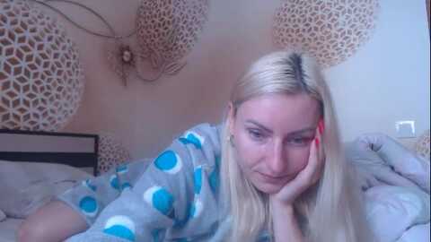 meltingjulia @ myfreecams on 20231001