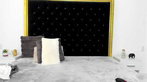 theajoy @ myfreecams on 20231001