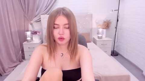 violarose @ myfreecams on 20231001