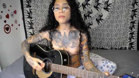 ama_music @ myfreecams on 20231002