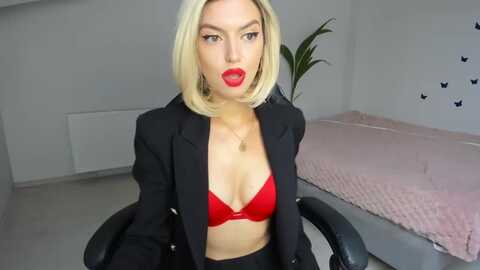 emeraldtopaz @ myfreecams on 20231002