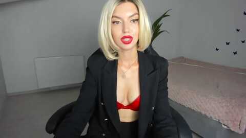 emeraldtopaz @ myfreecams on 20231002