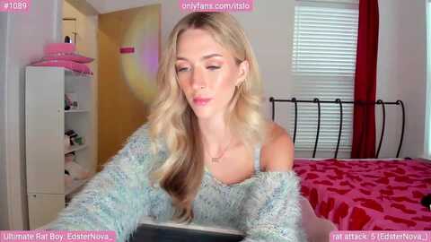 itslo @ myfreecams on 20231002