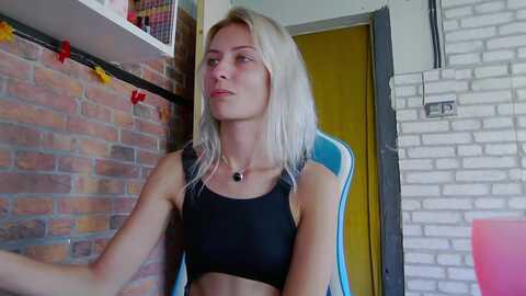 karoline121 @ myfreecams on 20231002