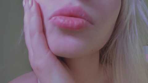 likalighttt @ myfreecams on 20231002