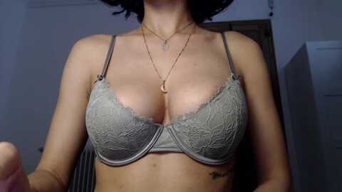 lolaspie @ myfreecams on 20231002