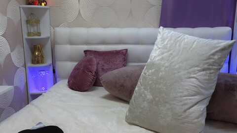 sandramia @ myfreecams on 20231002