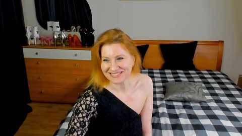 sofiareginald @ myfreecams on 20231002