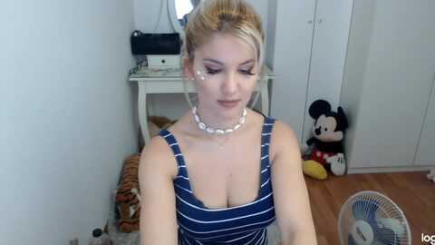 autumnjewel @ myfreecams on 20231003