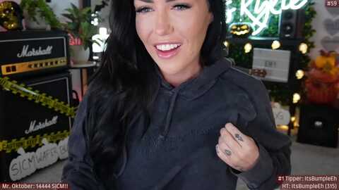 itskylieeh @ myfreecams on 20231003