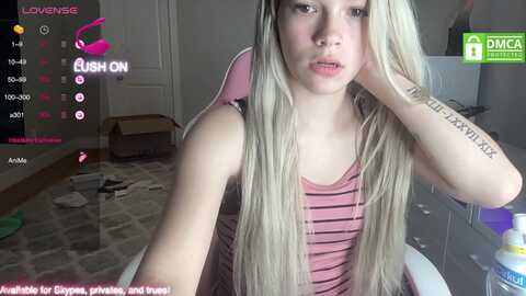 sarahsweets18 @ myfreecams on 20231003