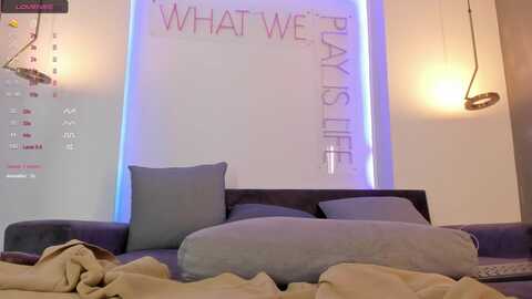 sophia_roy @ myfreecams on 20231003