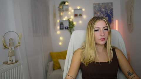 tina_nappi18 @ myfreecams on 20231003