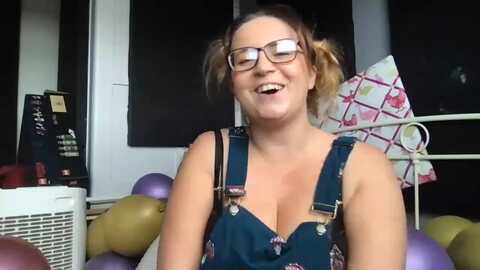 cassiebrookes @ myfreecams on 20231004