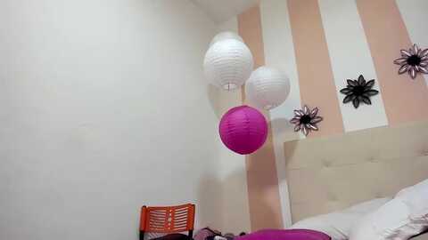 hilarymoon @ myfreecams on 20231004