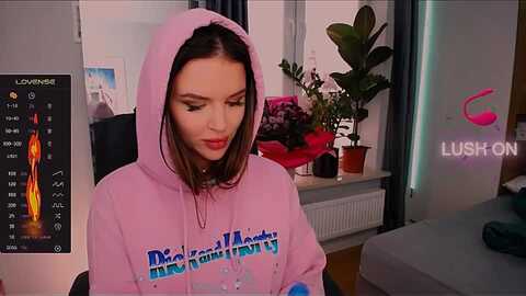 jennifermoris @ myfreecams on 20231004