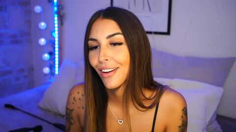 lisamelow @ myfreecams on 20231004