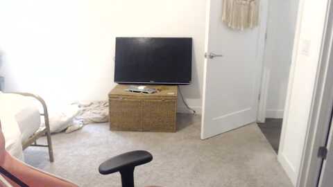 monajade @ myfreecams on 20231004