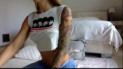 oliviepaige @ myfreecams on 20231004