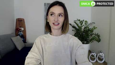 perlabella @ myfreecams on 20231004