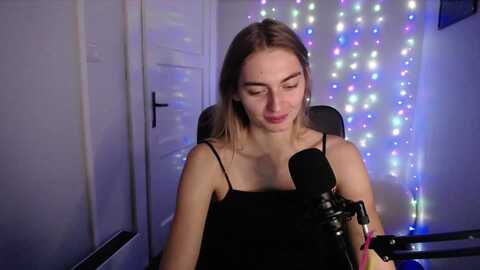 personyouneed @ myfreecams on 20231004