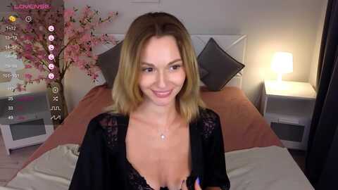 uniiquemilana @ myfreecams on 20231004