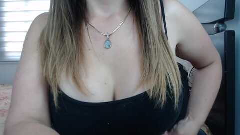 abbycollins23 @ myfreecams on 20231005