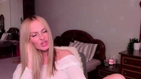 libby_nora @ myfreecams on 20231005