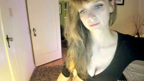 muffinmoon @ myfreecams on 20231005