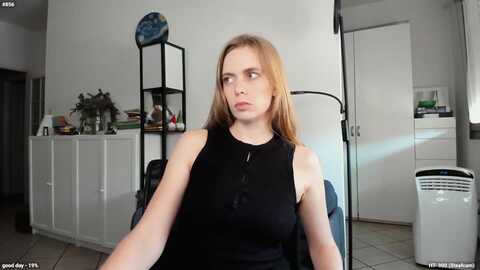 personage @ myfreecams on 20231005