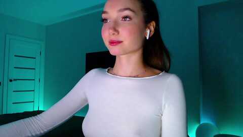 browncat04 @ myfreecams on 20231006