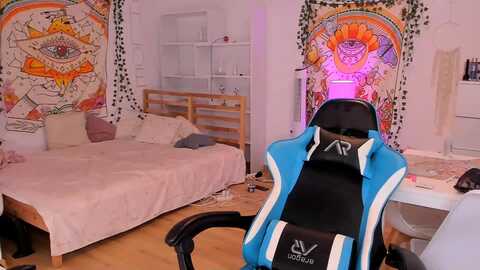 chloe_corso @ myfreecams on 20231006