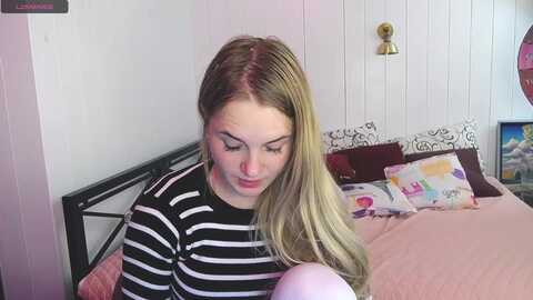 cindywood @ myfreecams on 20231006