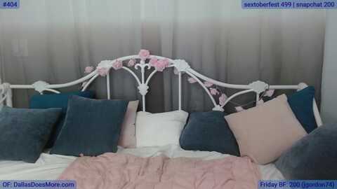 dallasohmy @ myfreecams on 20231006