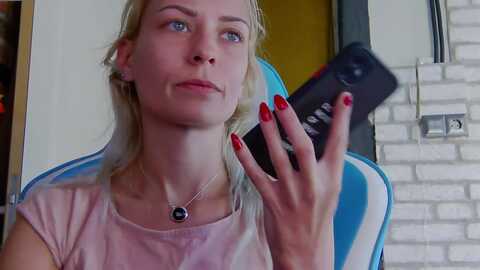 karoline121 @ myfreecams on 20231006