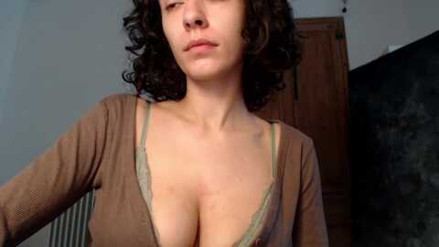 lolaspie @ myfreecams on 20231006