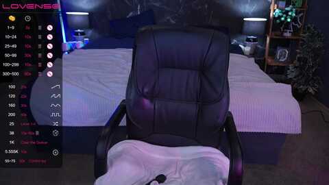 lunareeds @ myfreecams on 20231006