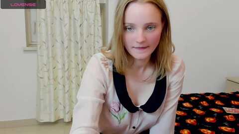 marieandrea @ myfreecams on 20231006