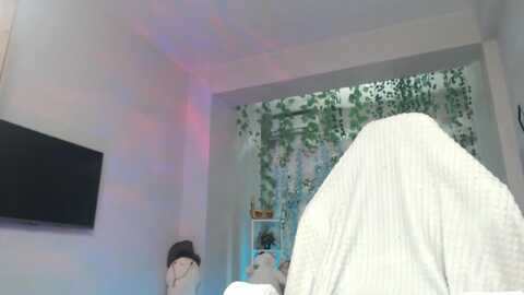 miichell_star @ myfreecams on 20231006