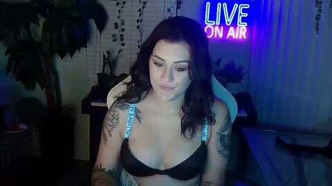 natalienavedo @ myfreecams on 20231006