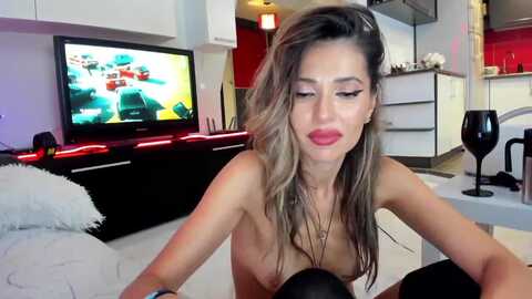 smileytinaa @ myfreecams on 20231006