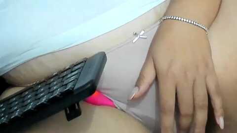 anakareni @ myfreecams on 20231007