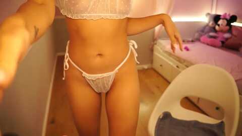 cherrynpie_18 @ myfreecams on 20231007