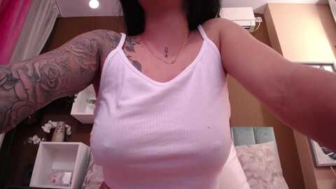 evawilliamsx @ myfreecams on 20231007